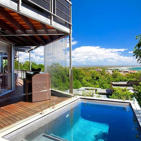 Peppers Noosa Resort And Villas Eksteriør billede A pool at a private residence in Queensland, Australia