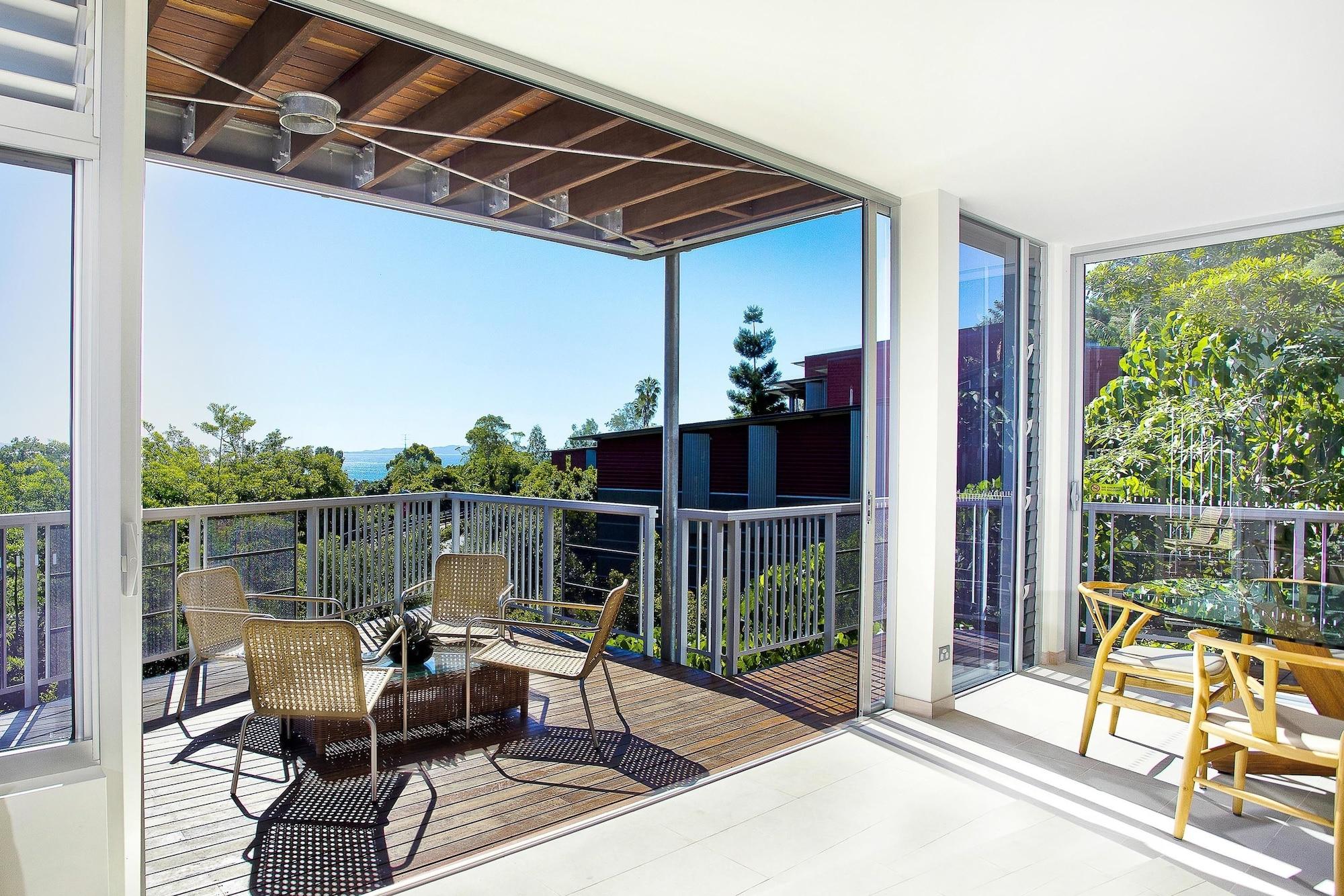 Peppers Noosa Resort And Villas Eksteriør billede A balcony