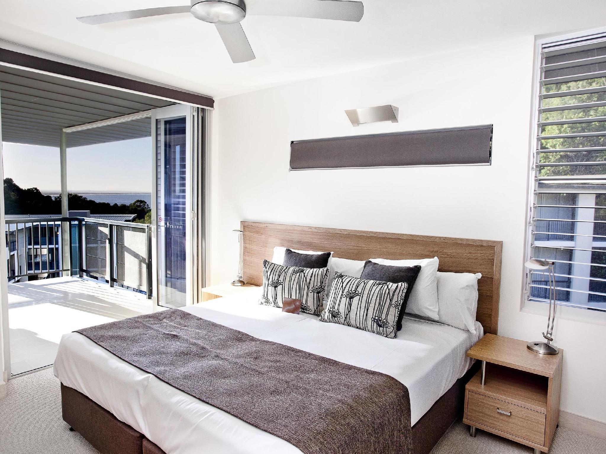 Peppers Noosa Resort And Villas Eksteriør billede A bedroom at the Mantra Trilogy