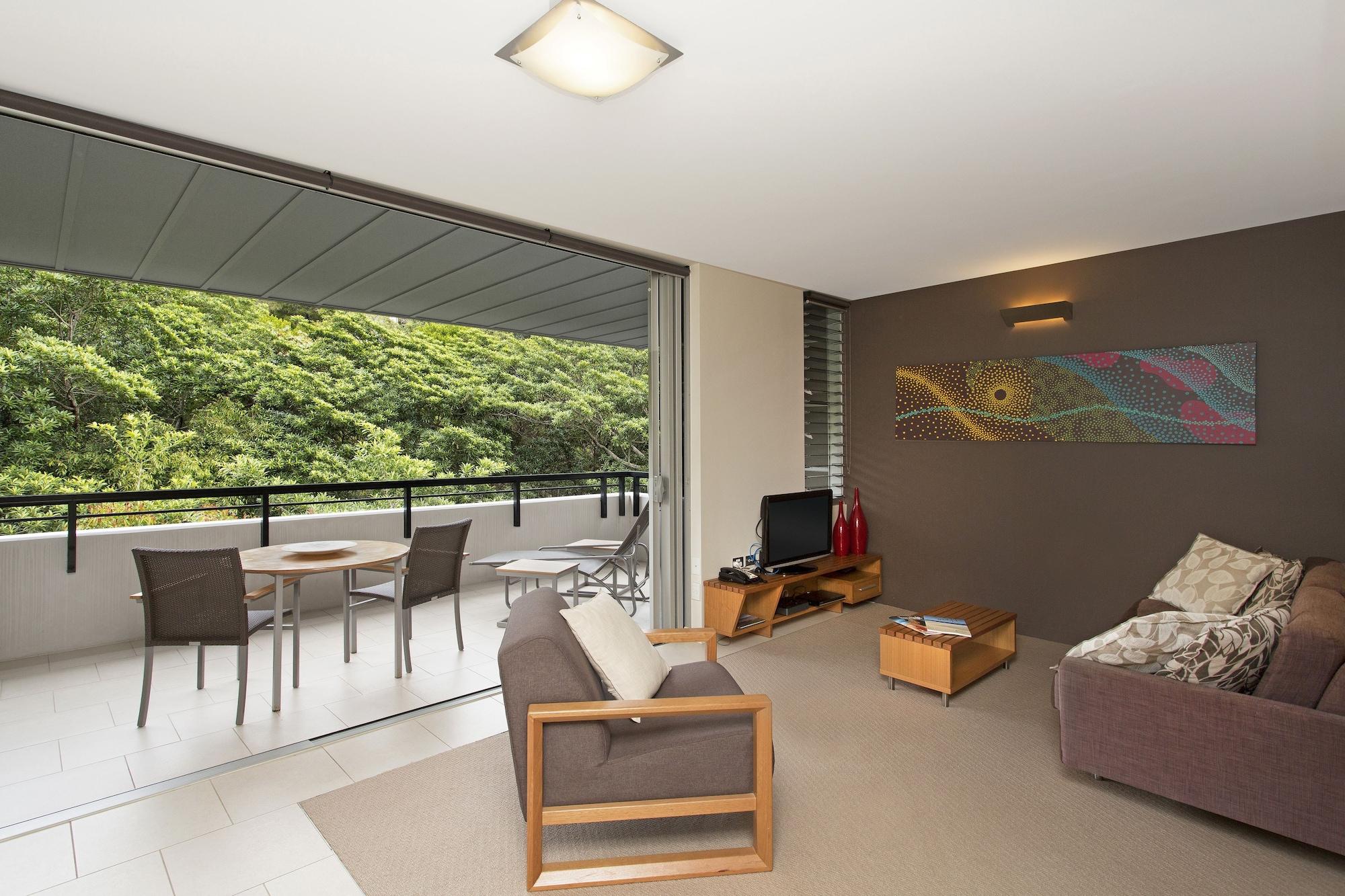 Peppers Noosa Resort And Villas Eksteriør billede A living room with a balcony