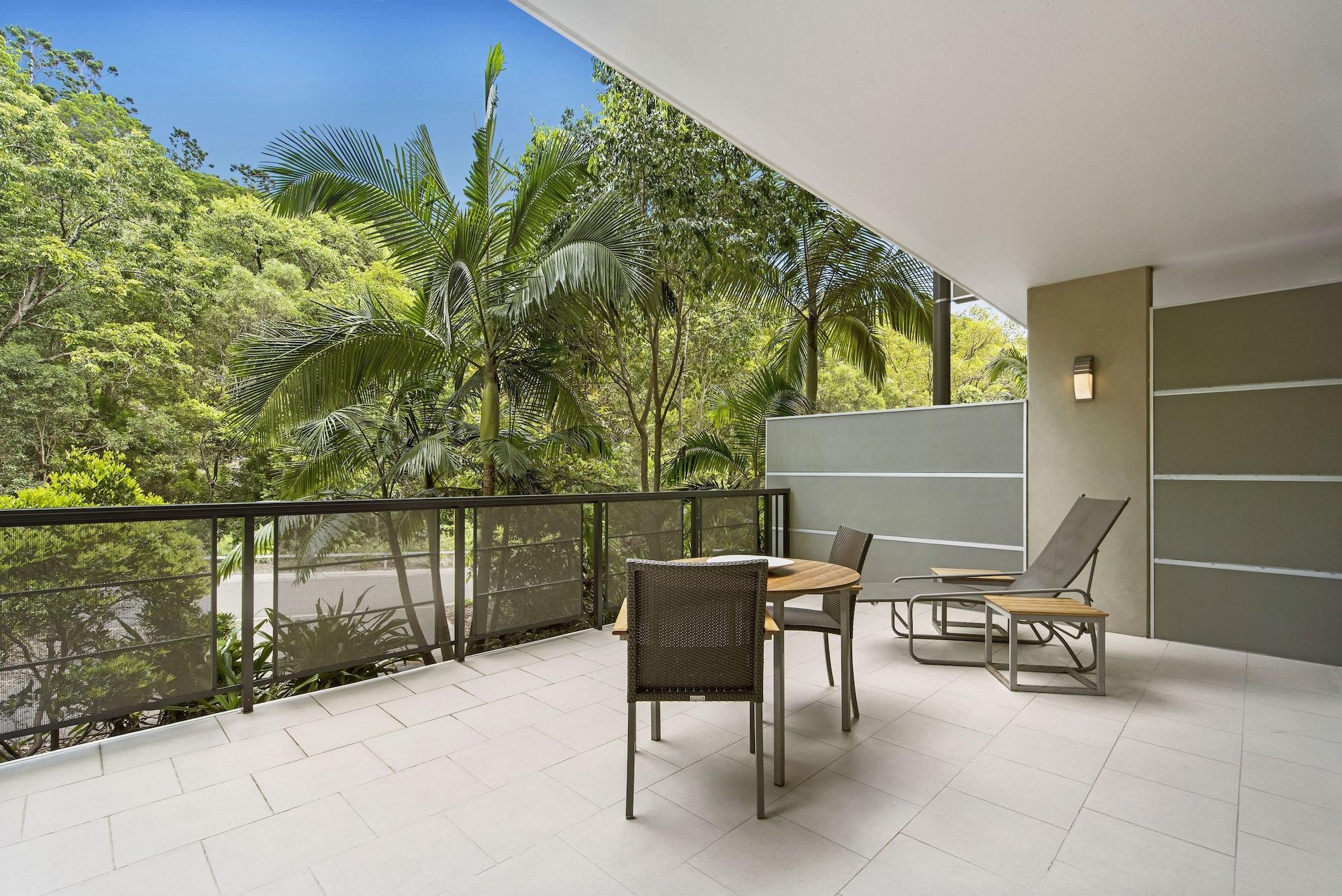 Peppers Noosa Resort And Villas Eksteriør billede A balcony at the hotel