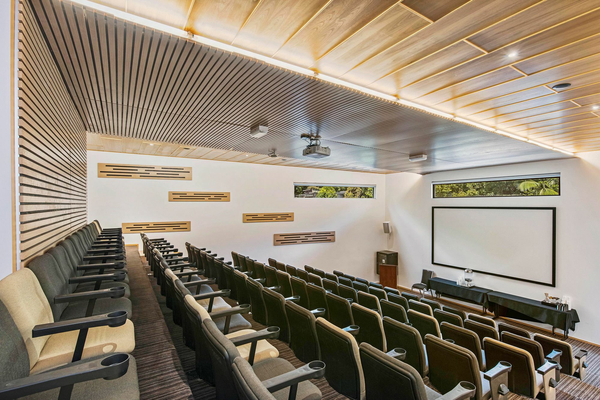 Peppers Noosa Resort And Villas Eksteriør billede The auditorium at the Center for the Arts
