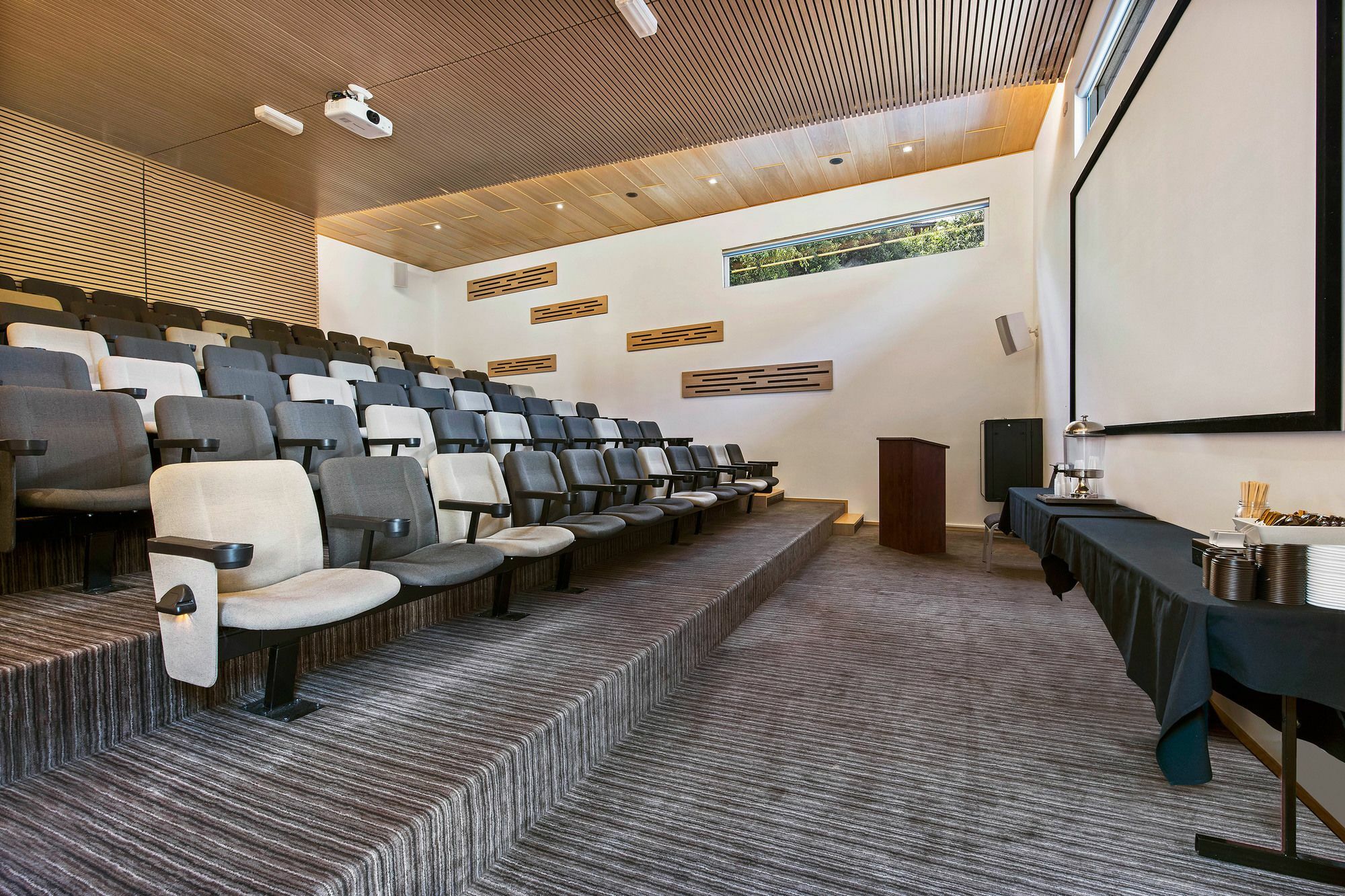 Peppers Noosa Resort And Villas Eksteriør billede The lecture theatre